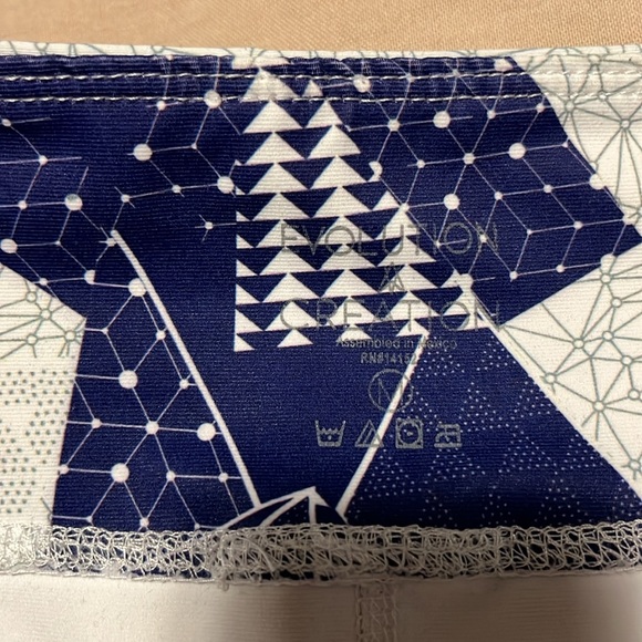 Evolution 3/4 Leggings, Medium - Picture 8 of 9